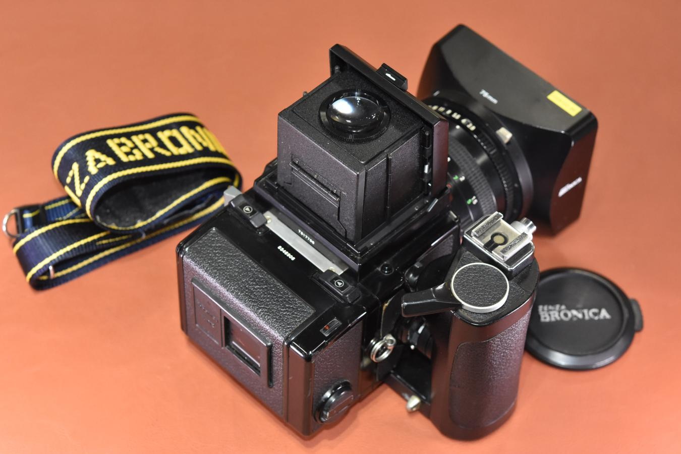 ZENZA BRONICA ETRSi ZENZANON-PE 75/2.8付 【ウエストレベルファインダー、グリップ、フード、120フィルムバック、ストラップ付】
