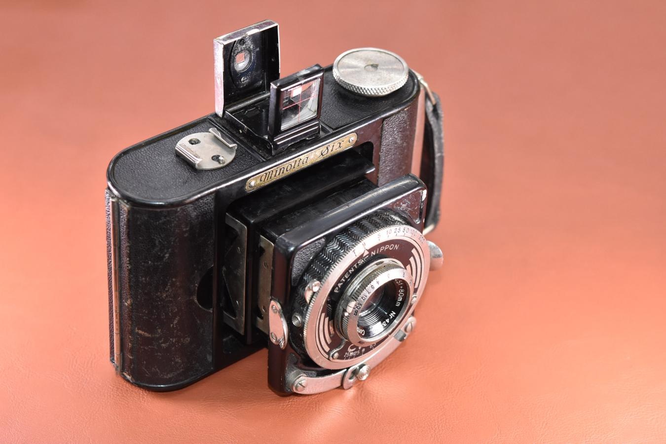 Minolta SiX