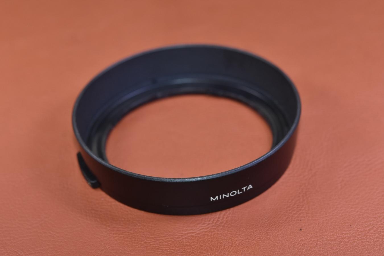 【絶版アクセサリー】MINOLTA MD 28/2、28/2.8、28/3.5用フード 【MINOLTA NEW MD 時代の物】