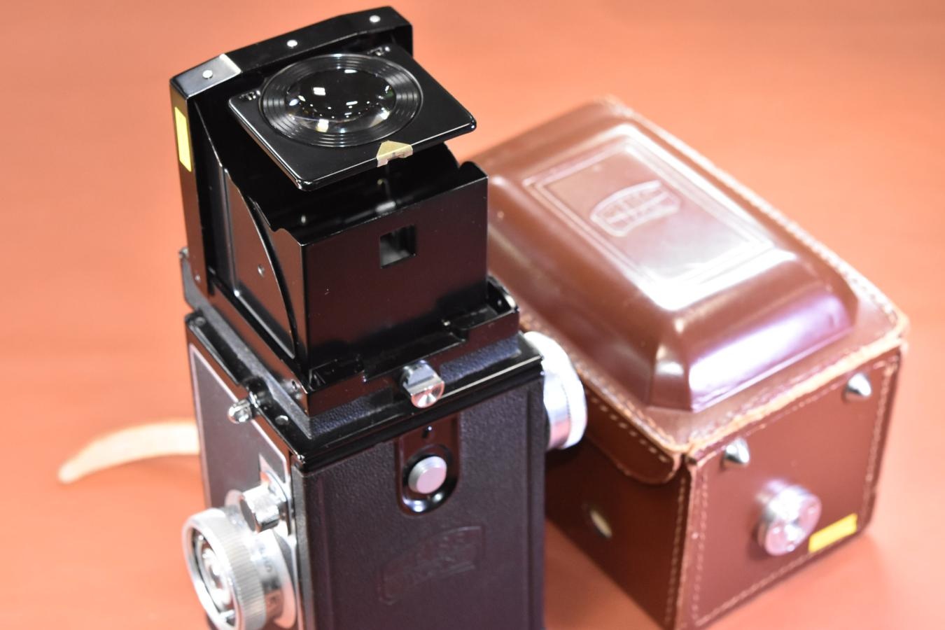 【希 少】ZEISS IKON IKOFLEX Favorit 純正本革ケース付 【Carl Zeiss Tessar 75/3.5 レンズ搭載】