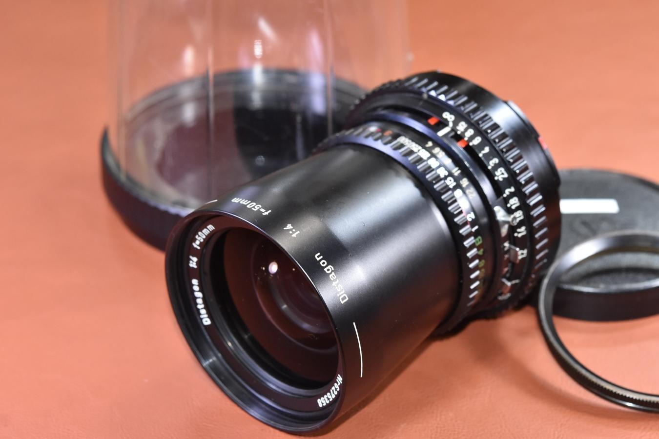 HASSELBLAD C Distagon T* 50mm F4 Black 純正フィルターアダプター、プラスチックケース付 【キレイな物をお探しの方必見!!自信ありの逸品!!】