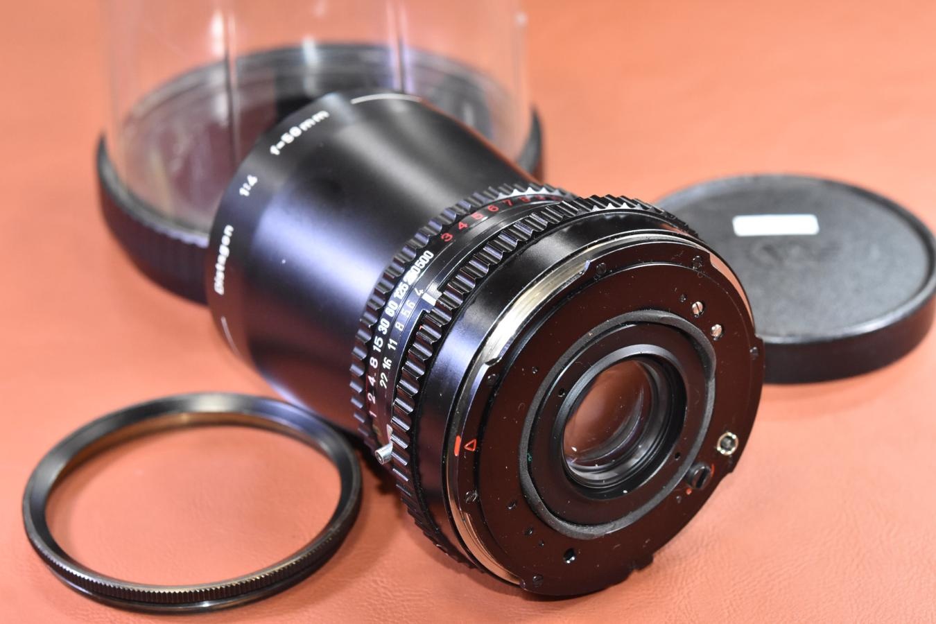 HASSELBLAD C Distagon T* 50mm F4 Black 純正フィルターアダプター、プラスチックケース付 【キレイな物をお探しの方必見!!自信ありの逸品!!】