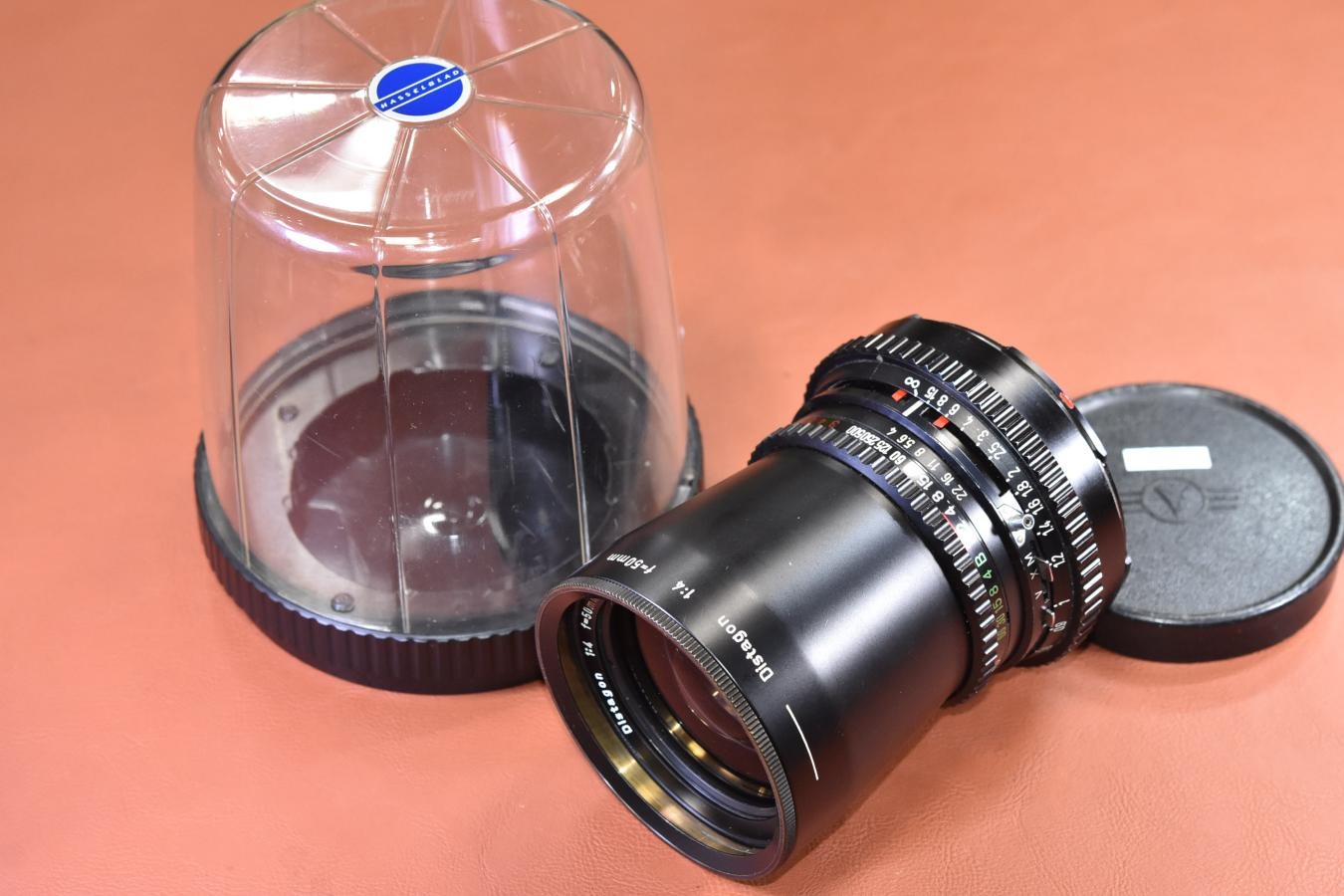 HASSELBLAD C Distagon T* 50mm F4 Black 純正フィルターアダプター、プラスチックケース付 【キレイな物をお探しの方必見!!自信ありの逸品!!】