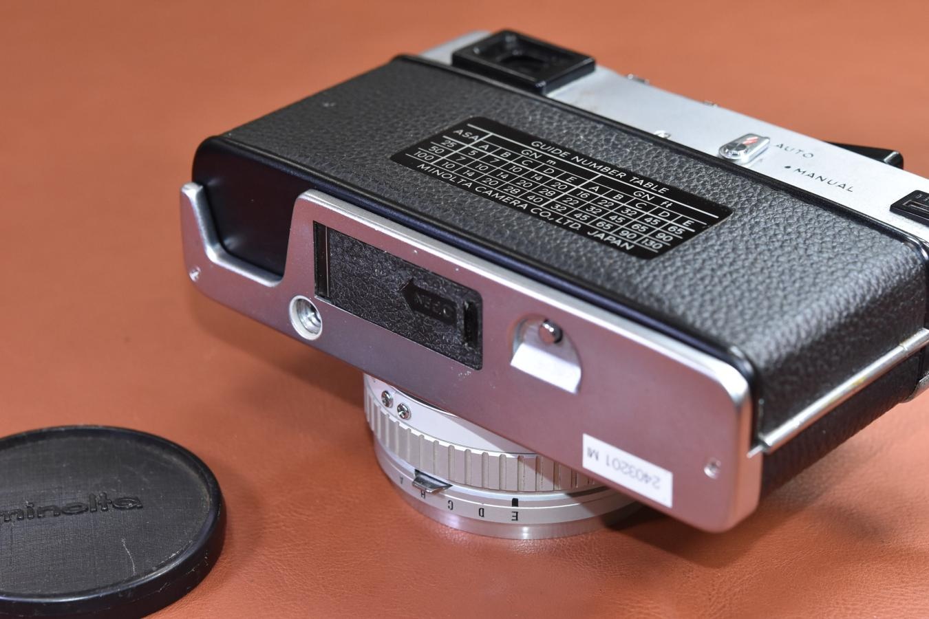 minolta HI-MATIC E Silver モルト交換済 【ROKKOR-QF 40/1.7  レンズ搭載】