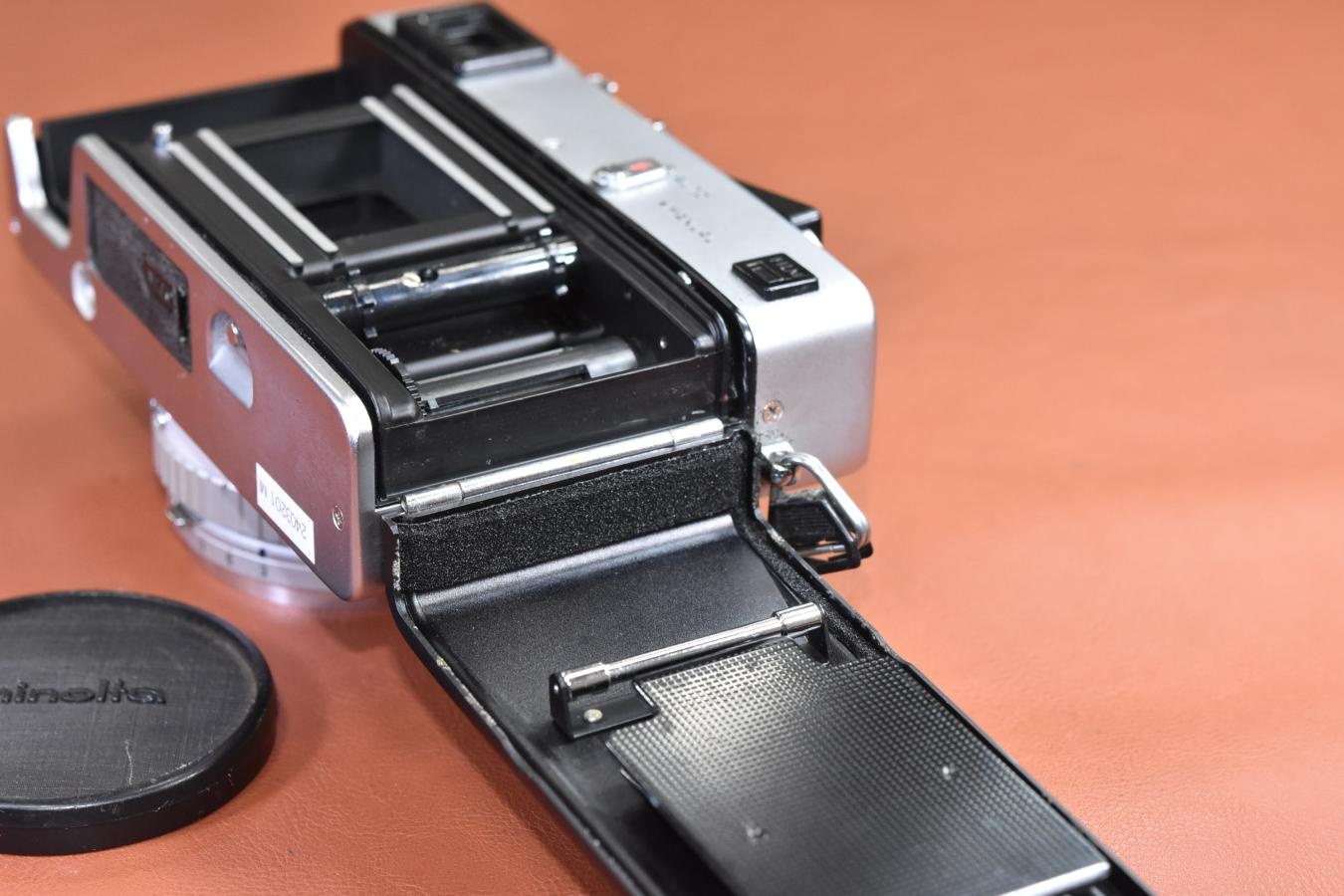 minolta HI-MATIC E Silver モルト交換済 【ROKKOR-QF 40/1.7  レンズ搭載】