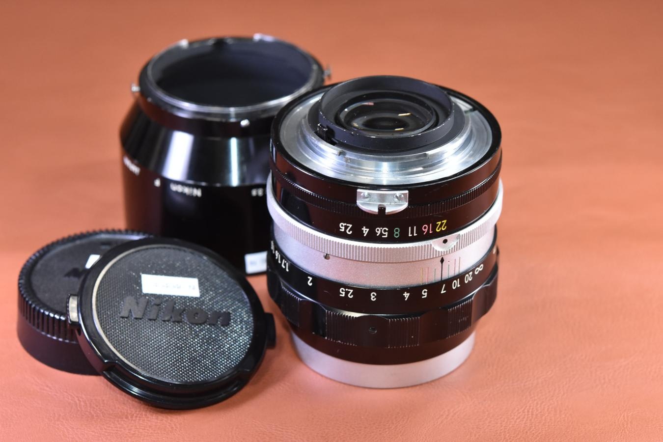 【希 少】Nippon Kogaku NIKKOR-P Auto 10.5cm F2.5 【純正メタルフードcm表示・Nikon F刻印付】