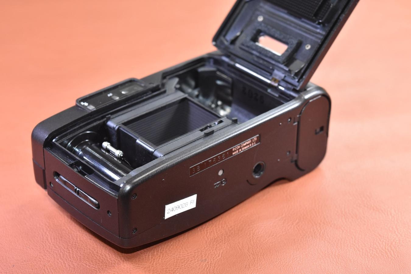 RICOH FF-9D 【RICOH LENS 35/3.5 レンズ搭載】