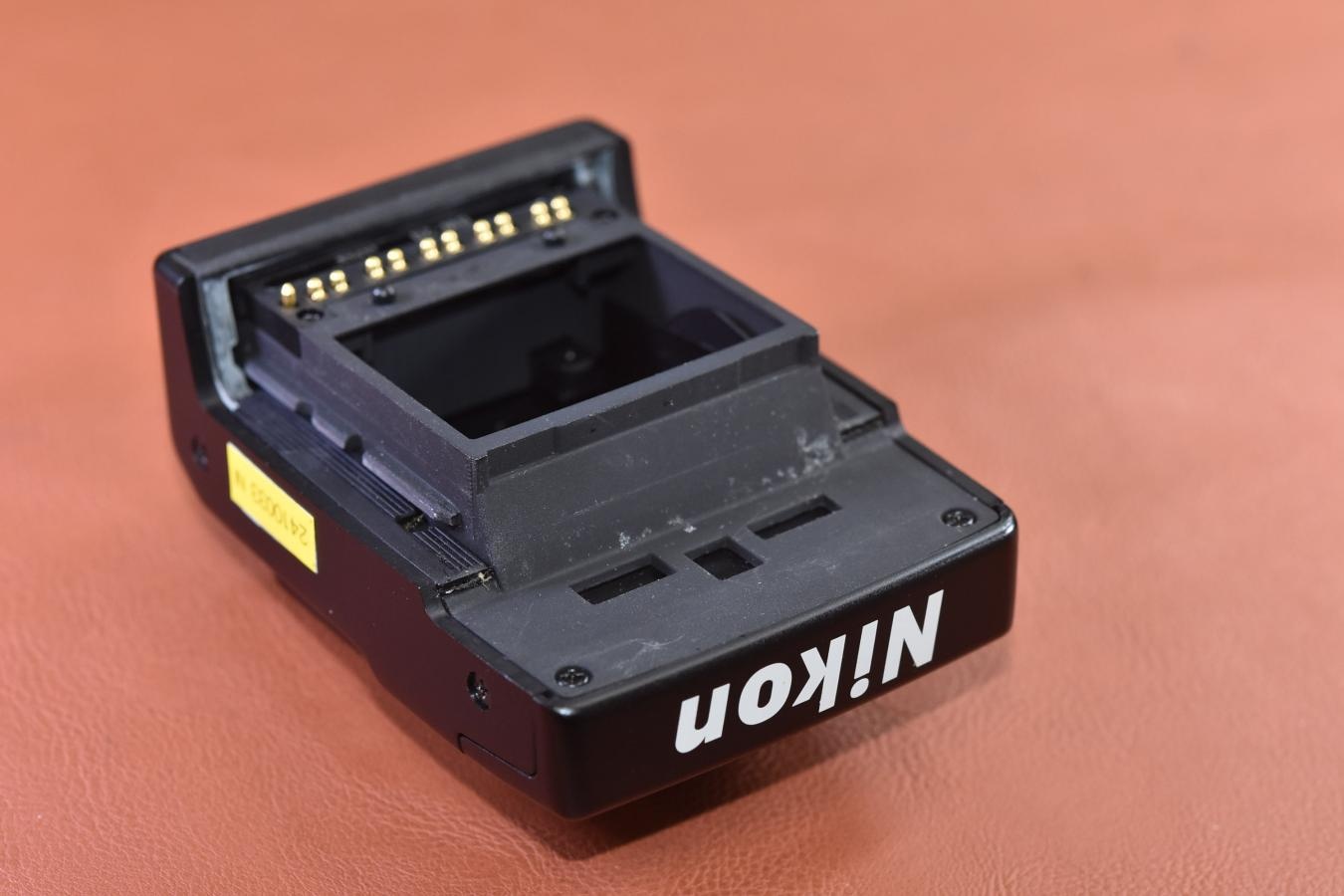 【希 少】Nikon DW-20 【Nikon F4用ウエストレベルファインダー】