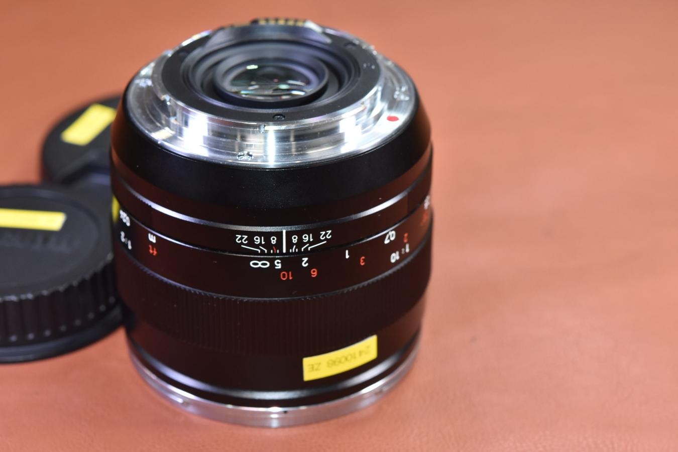 Carl Zeiss Makro-Planar T*50mm F2 ZE 【Canon EF用】※キレイな物をお探しの方必見!!自信ありの逸品!!