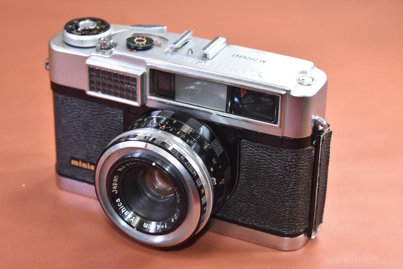 YASHICA minister 【YASHINON 4.5cm F2.8 レンズ搭載】