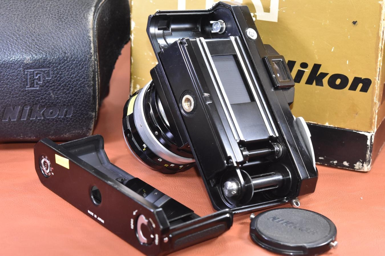 【コレクション向け】Nikon F Eye Level Black 676万台 Nippon Kogaku NIKKOR-S Auto50/1.4付 整備済 【元箱付一式】※キレイな物をお探しの方必見