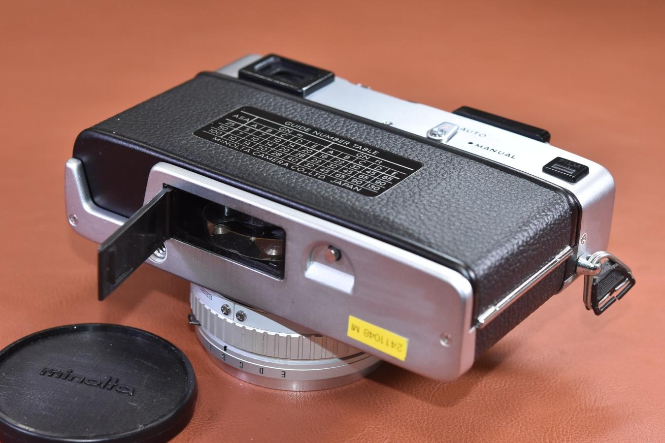 minolta HI-MATIC E Silver モルト交換済 【MINOLTA ROKKOR 40/1.7 レンズ搭載】