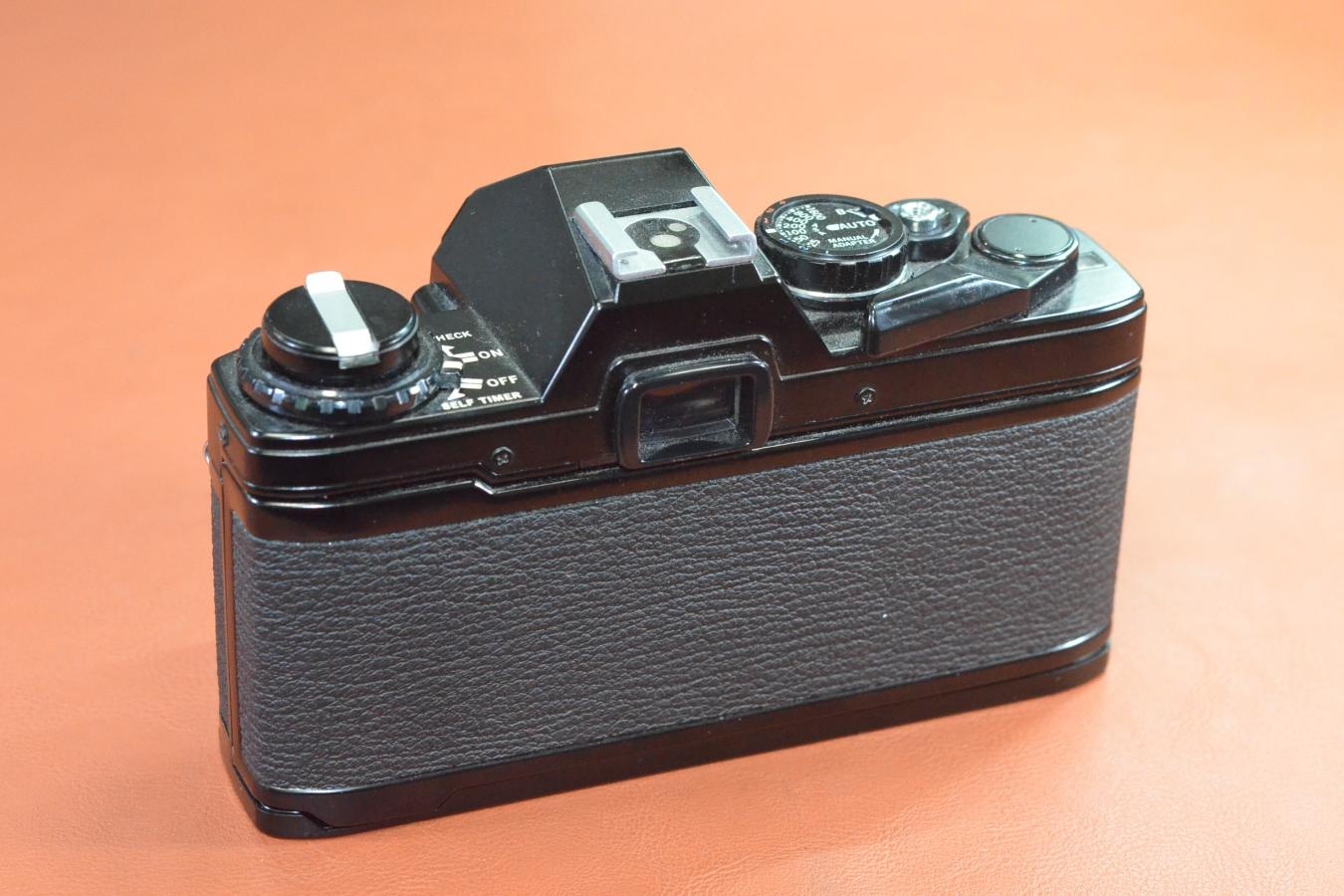 OLYMPUS OM10 Black