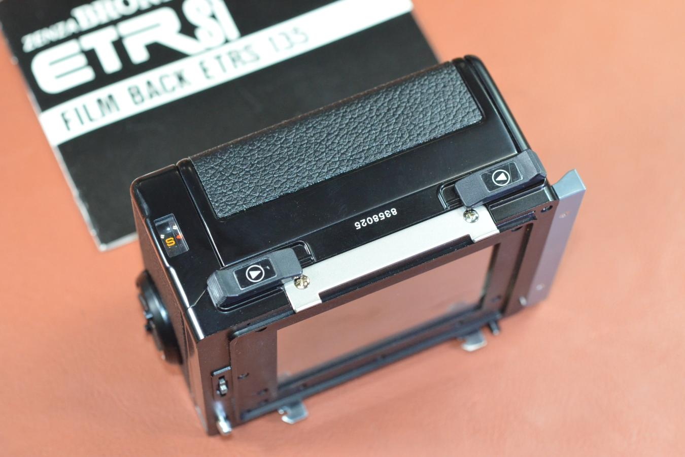 【希 少】ZENZA BRONICA FILM BACK ETRS 135 取説付 【ZENZA BRONICA ETRシリーズ用】※キレイな物をお探しの方必見!!自信ありの逸品!!