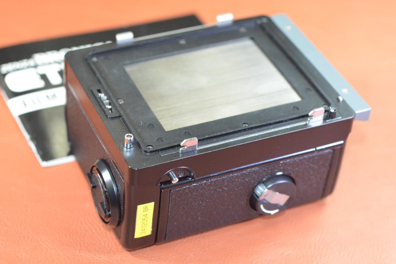 【希 少】ZENZA BRONICA FILM BACK ETRS 135 取説付 【ZENZA BRONICA ETRシリーズ用】※キレイな物をお探しの方必見!!自信ありの逸品!!