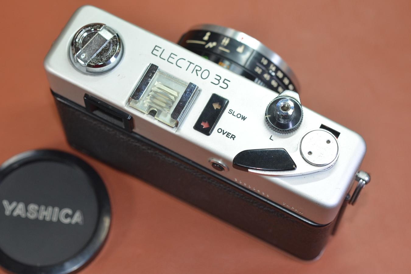 YASHICA ELECTRO 35 FC Silver モルト交換済【YASHINON DX 40/2.8 レンズ搭載】