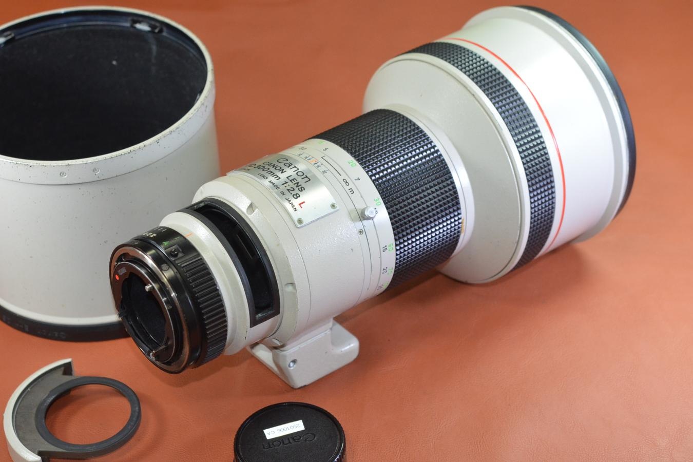 Canon NEW FD 300mm F2.8L 【純正フードEH-123付】