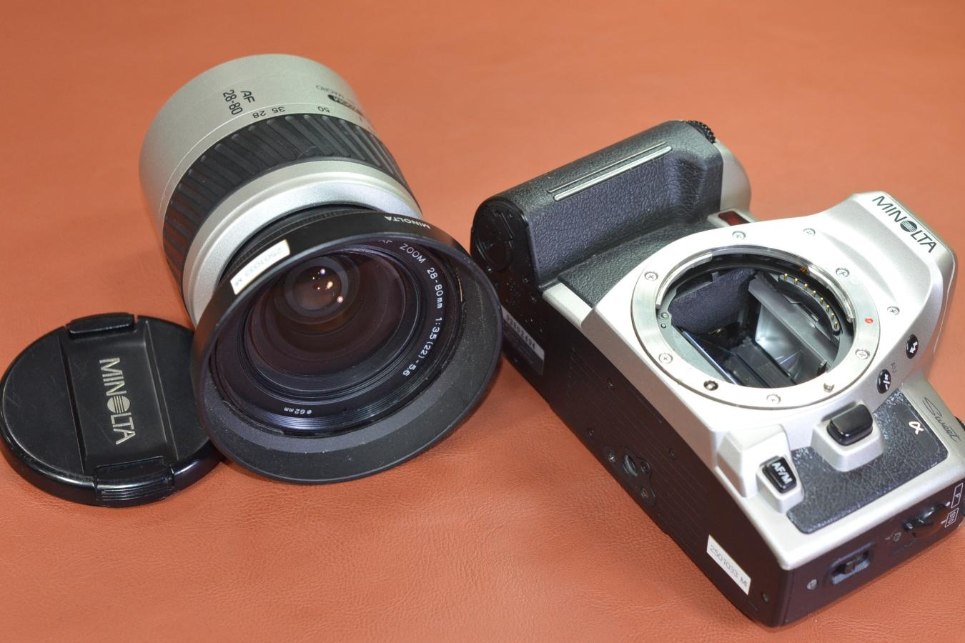 【B級特価品】MINOLTA αSweet Silver AF 28-80/3.3-5.6 Silver付 【純正フード付】