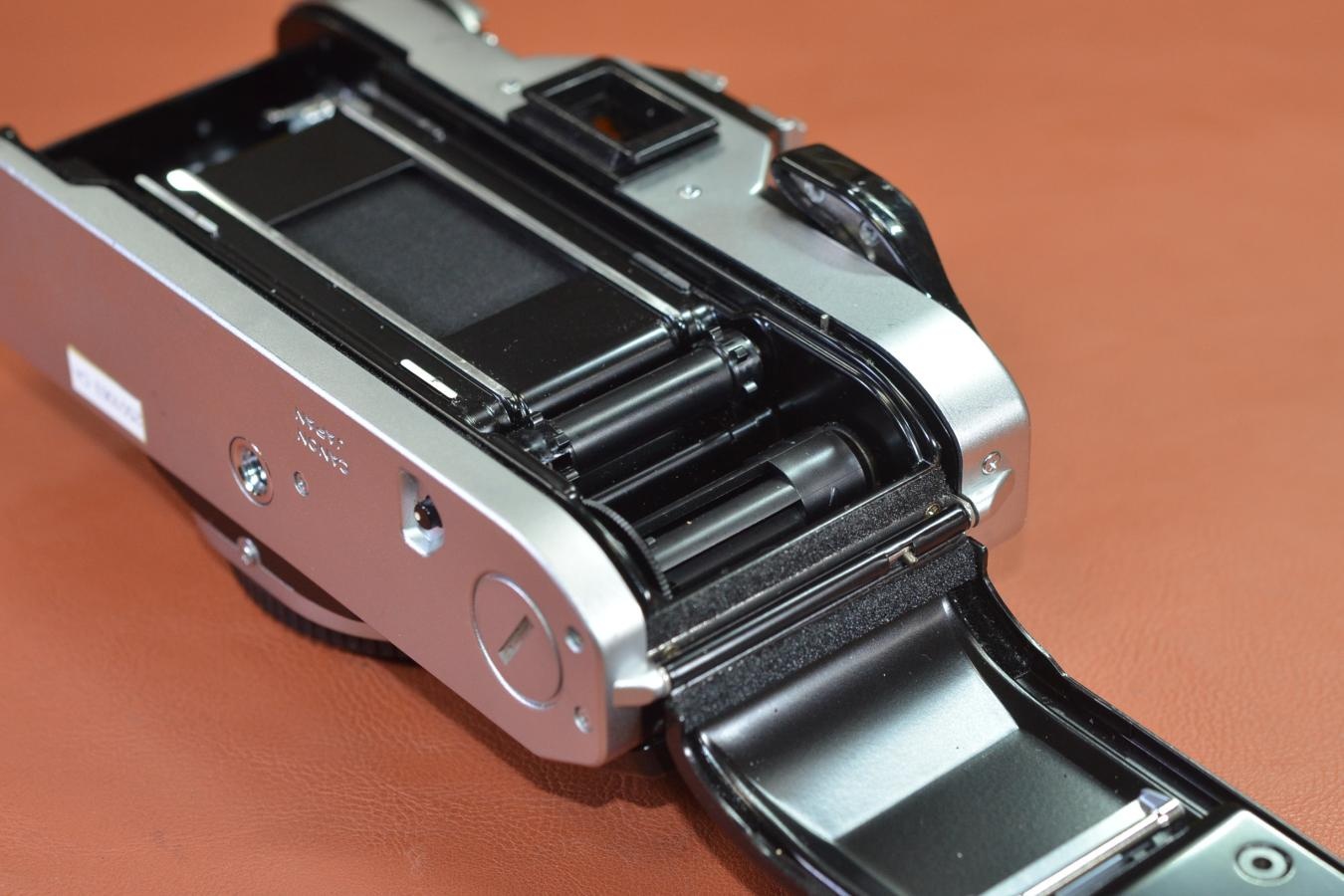 Canon AE-1 PROGRAM Silver  Canon DATA BACK A付【シャッター鳴きなし】