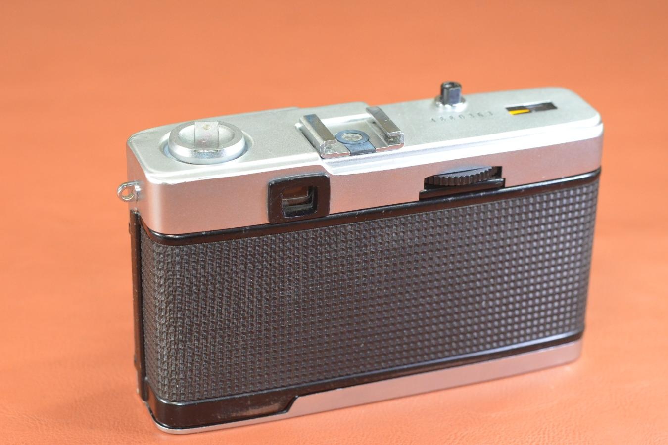 OLYMPUS TRIP 35 Silver モルト交換済【Olympus D.Zuiko 40/2.8 レンズ搭載】