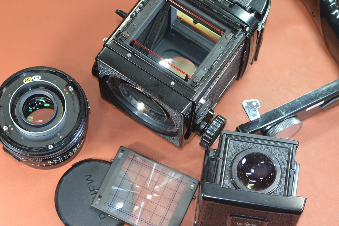 Mamiya RB67 PRO S  MAMIYA-SEKOR C 127/3.8付 【120フィルムバック、グリップ付】