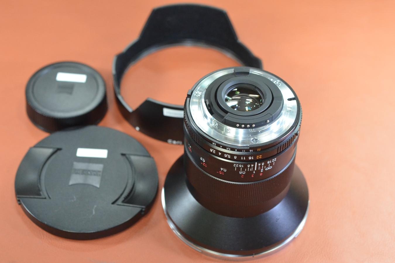 Carl Zeiss Distagon T* 21mm F2.8 ZF.2 純正メタルフード付 Nikon Ai-S用【キレイな物をお探しの方必見!!自信ありの逸品!!】
