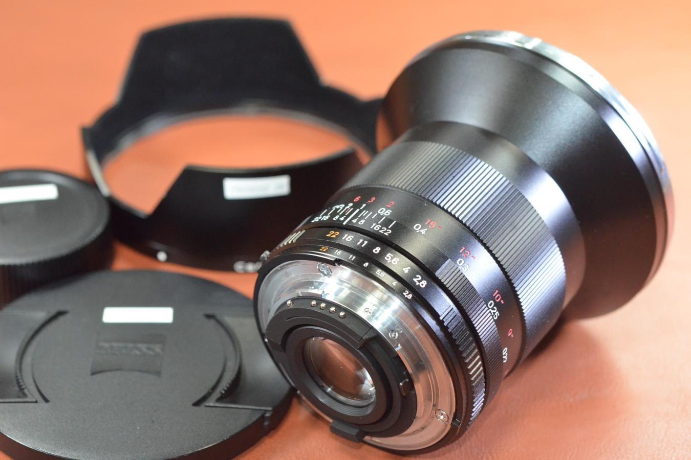 Carl Zeiss Distagon T* 21mm F2.8 ZF.2 純正メタルフード付 Nikon Ai-S用【キレイな物をお探しの方必見!!自信ありの逸品!!】