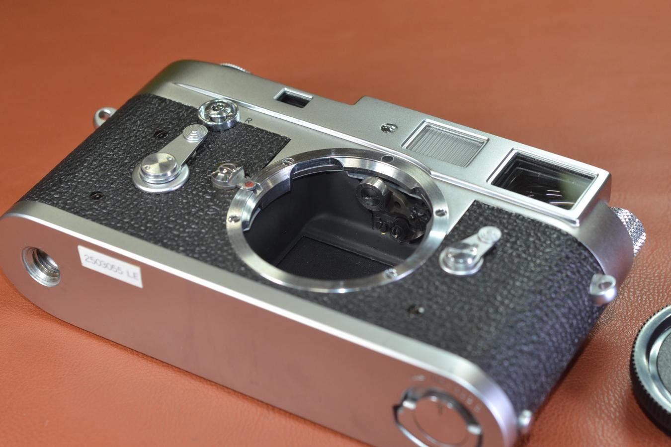 【希 少】LEICA M2  Rボタン セルフ付【94万台1958年製】※キレイな物をお探しの方必見!!自信ありの逸品!!
