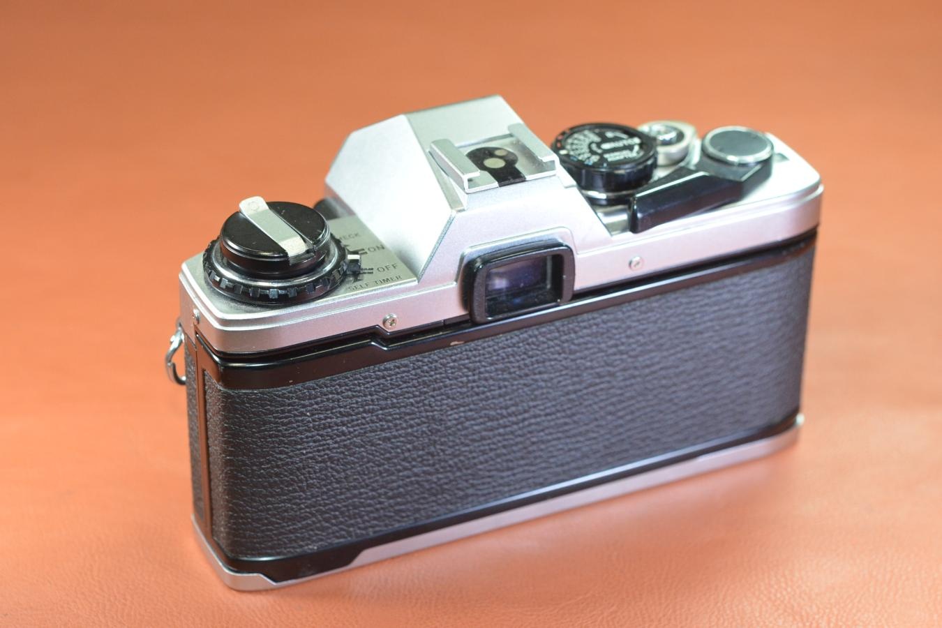 OLYMPUS OM10 Silver