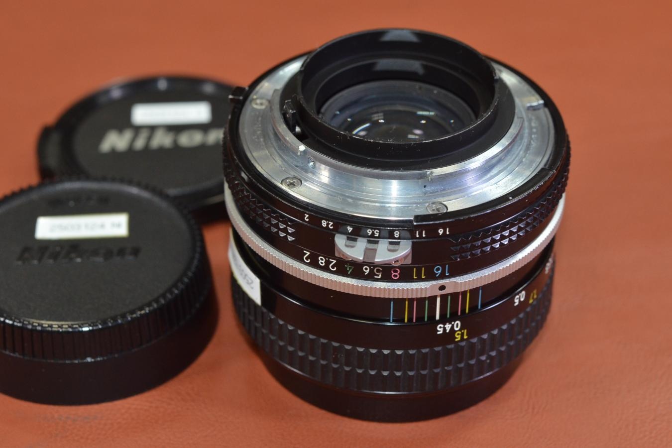 Nikon NEW NIKKOR 50mm F2 Ai改