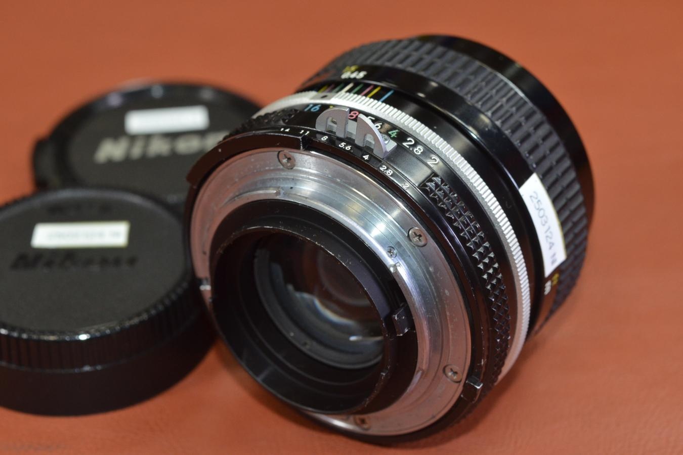 Nikon NEW NIKKOR 50mm F2 Ai改