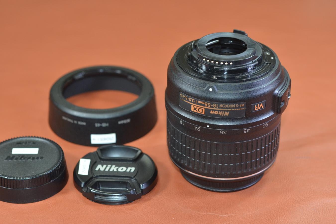 AF-S DX NIKKOR 18-55mm F3.5-5.6G VR 純正フードHB-45付【キレイな物をお探しの方必見!!自信ありの逸品!!】