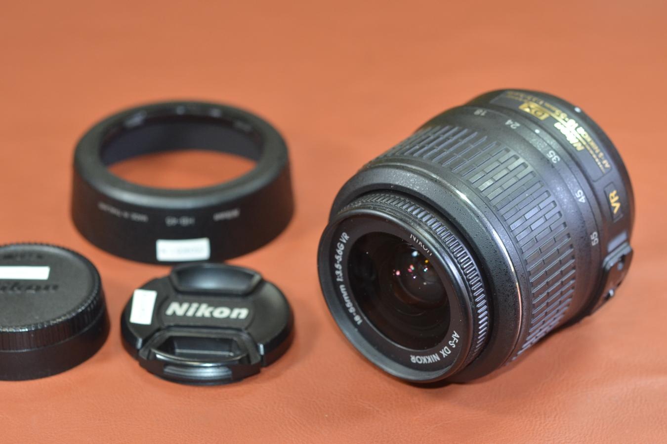 AF-S DX NIKKOR 18-55mm F3.5-5.6G VR 純正フードHB-45付【キレイな物をお探しの方必見!!自信ありの逸品!!】