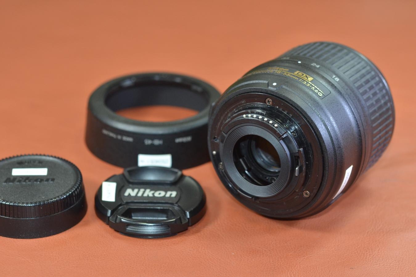 AF-S DX NIKKOR 18-55mm F3.5-5.6G VR 純正フードHB-45付【キレイな物をお探しの方必見!!自信ありの逸品!!】