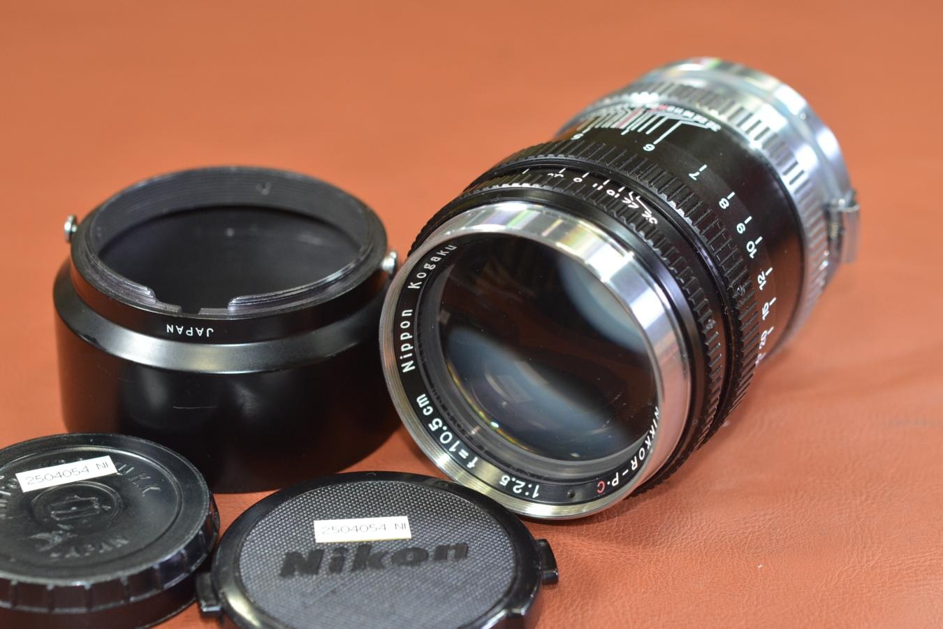 Nippon Kogaku NIKKOR-P・C 10.5cm F2.5 純正メタルフード付【Nikon Sマウントレンズ】