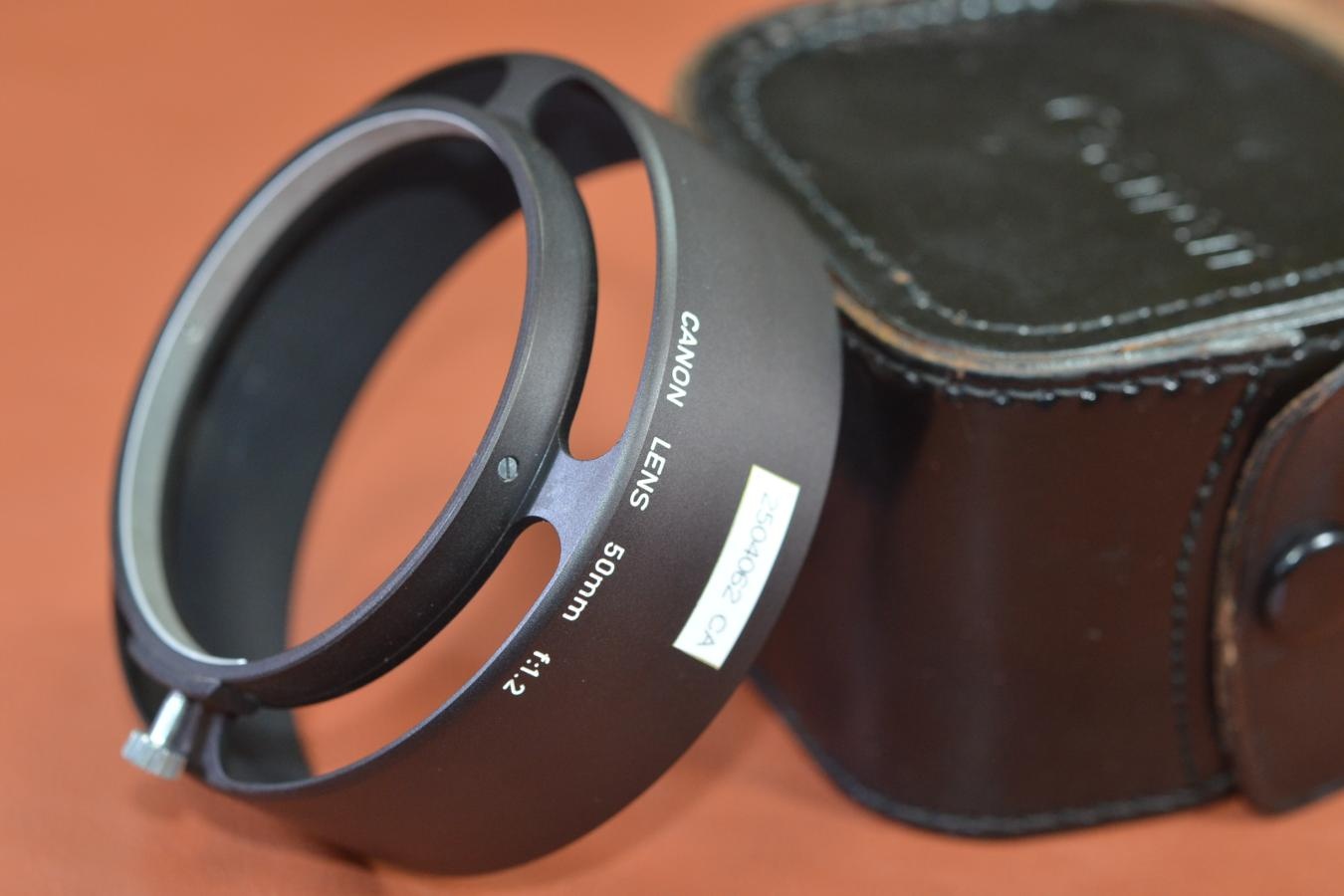 【希 少】Canon 50/1.2用METAL HOOD 純正ケース付 【キレイな物をお探しの方必見!!自信ありの逸品!!】