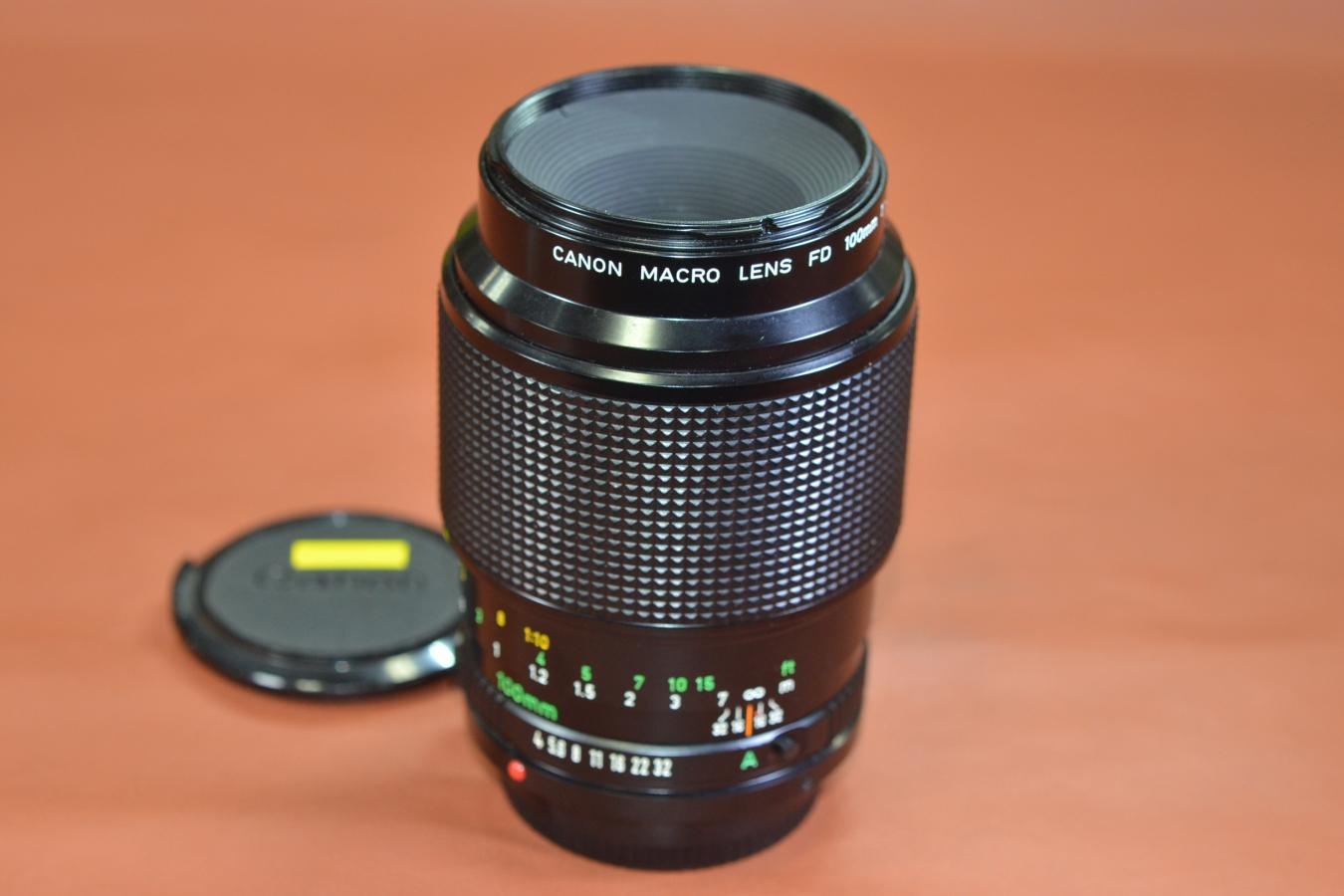 Canon NEW FD 100mm F4 MACRO 【カメラ女子に絶大な人気のオールドレンズ】