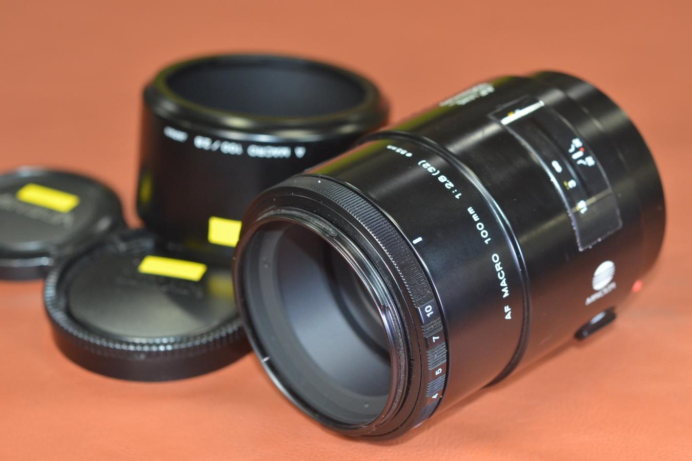 MINOLTA AF MACRO 100mm F2.8 純正フード付 【SONY Aマウントレンズ】