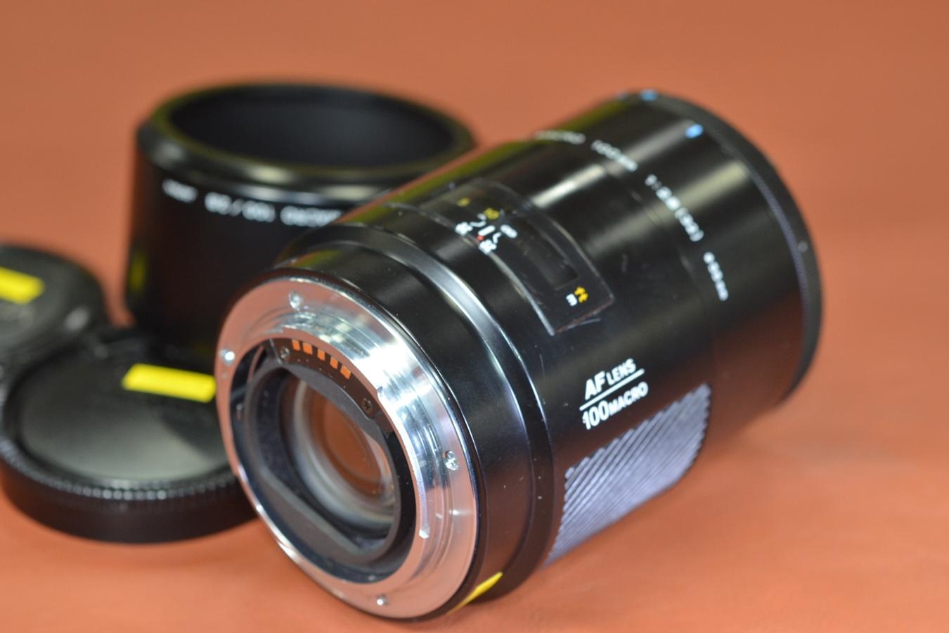 MINOLTA AF MACRO 100mm F2.8 純正フード付 【SONY Aマウントレンズ】