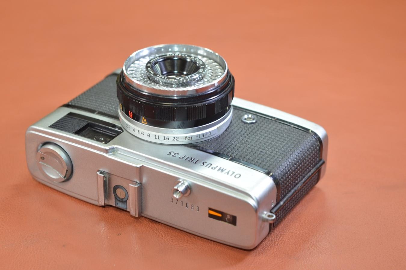 OLYMPUS TRIP 35 Silver【Olympus D.Zuiko 40/2.8 レンズ搭載】