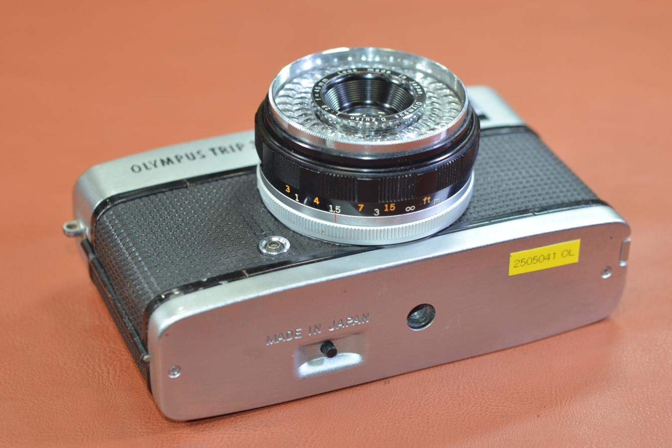 OLYMPUS TRIP 35 Silver【Olympus D.Zuiko 40/2.8 レンズ搭載】