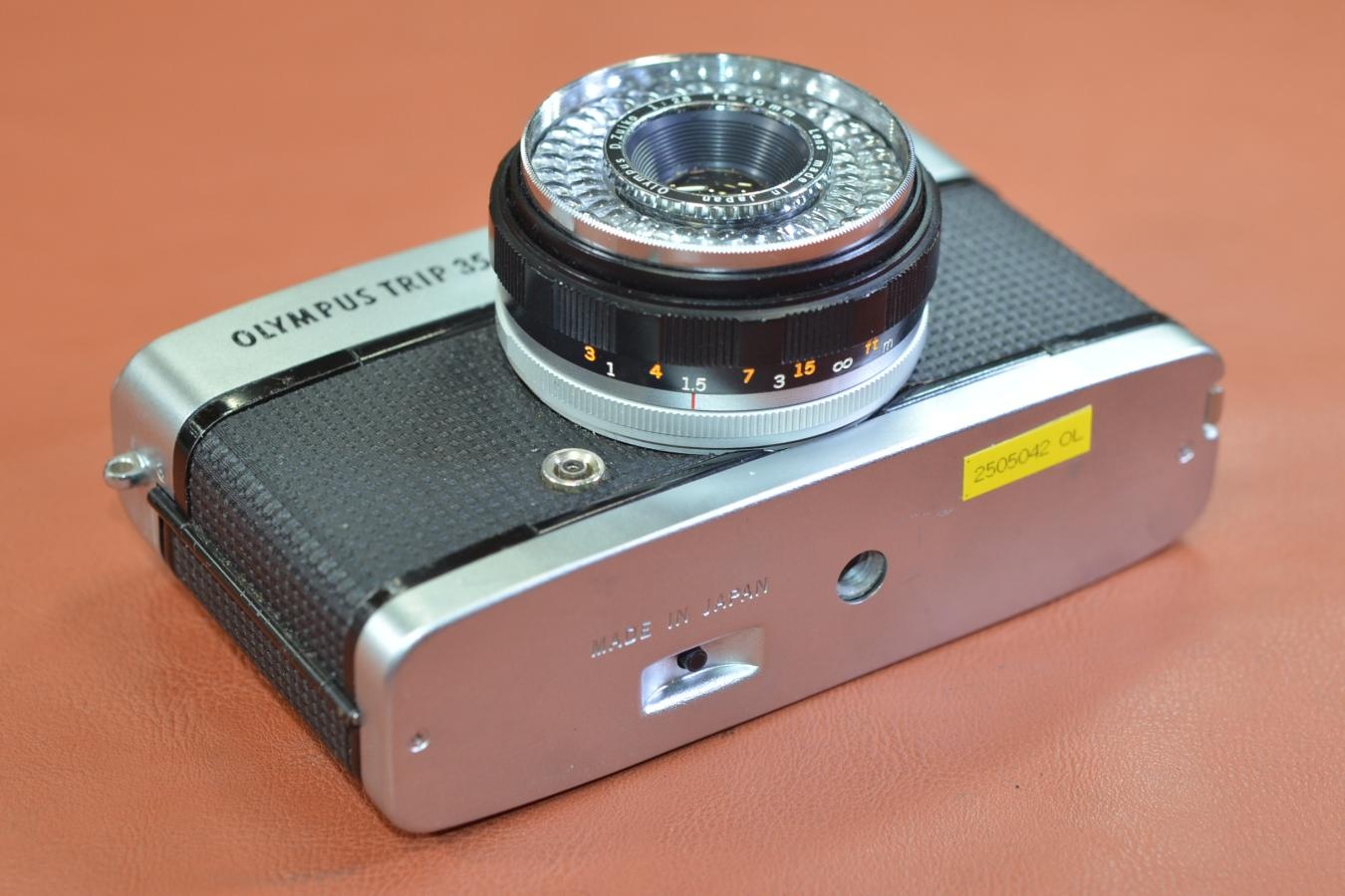 OLYMPUS TRIP 35 Silver【Olympus D.Zuiko 40/2.8 レンズ搭載】