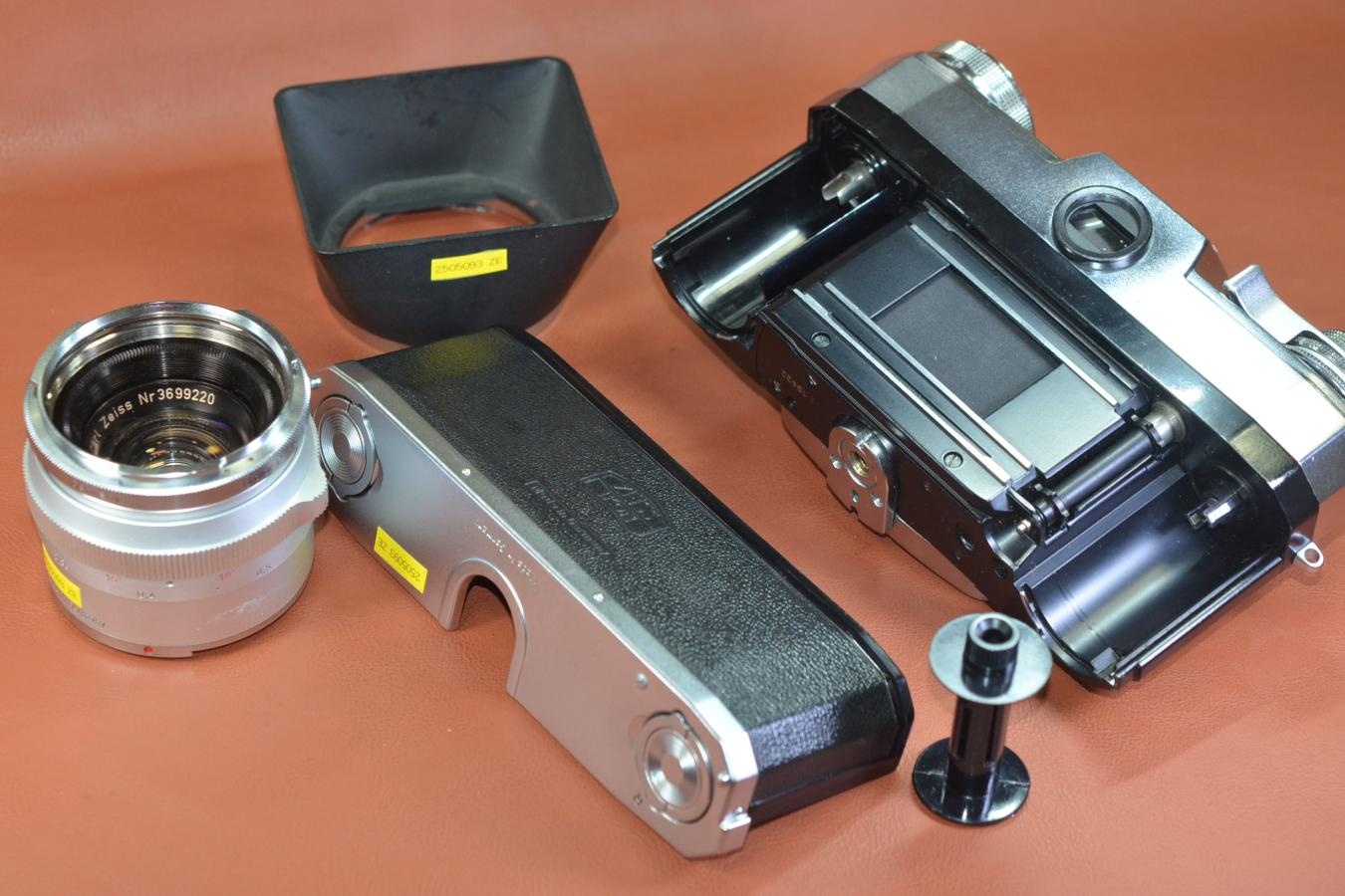 Contarex Bullseye  Carl Zeiss Planar 50/2付 【純正フード、フィルター付】※キレイな物をお探しの方必見!!自信ありの逸品!!