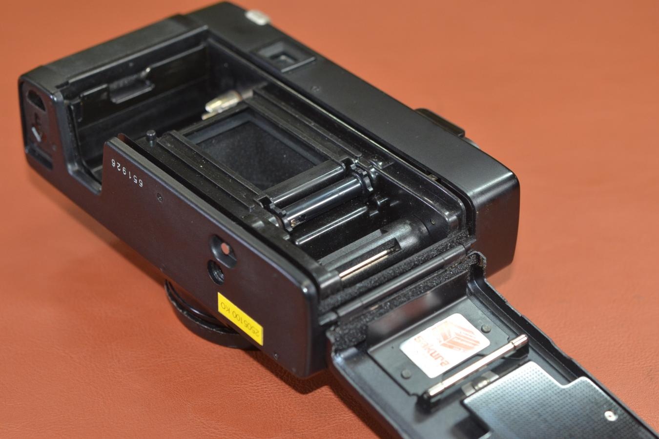 KONICA C35 AF モルト交換済 通称:ジャスピンコニカ【KONICA HEXANON 35/2.8 レンズ搭載】