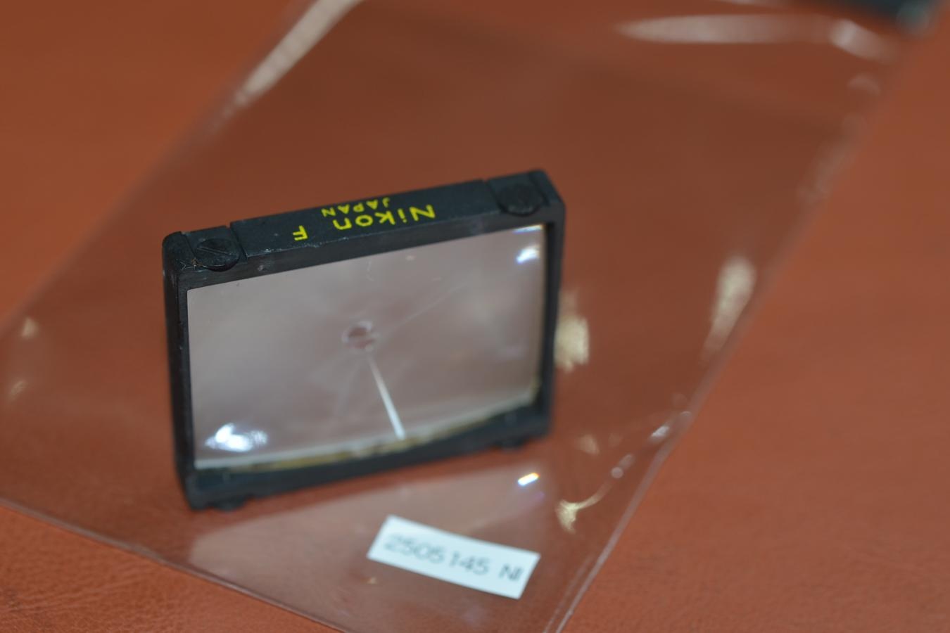 【希 少】Nikon FOCUSING SCREEN  A型黄色文字【Nikon F、F2用】