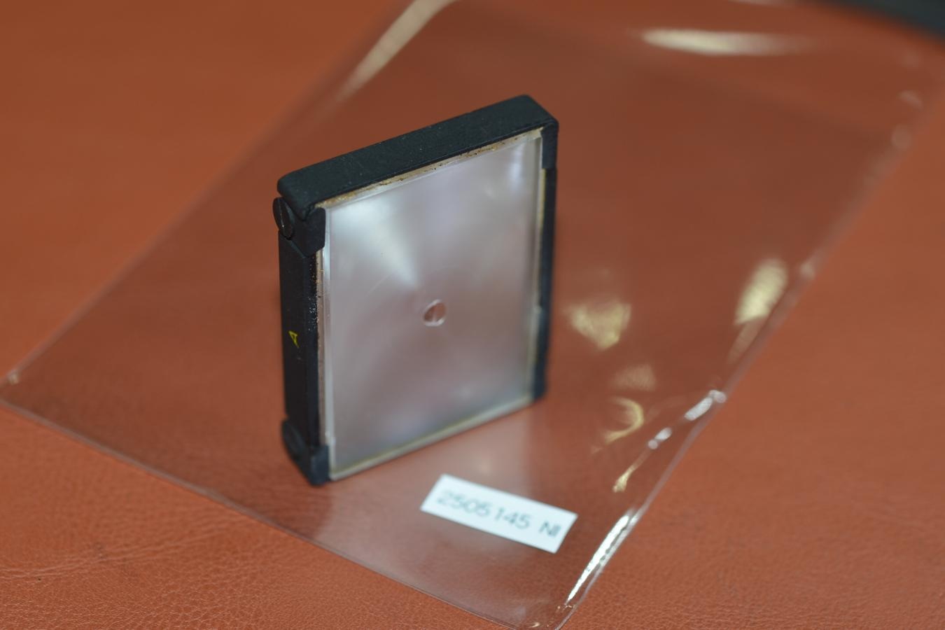 【希 少】Nikon FOCUSING SCREEN  A型黄色文字【Nikon F、F2用】