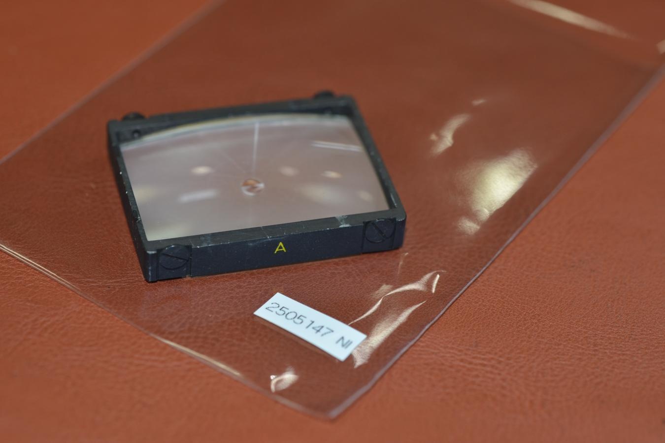 【希 少】Nikon FOCUSING SCREEN  A型黄色文字【Nikon F、F2用】