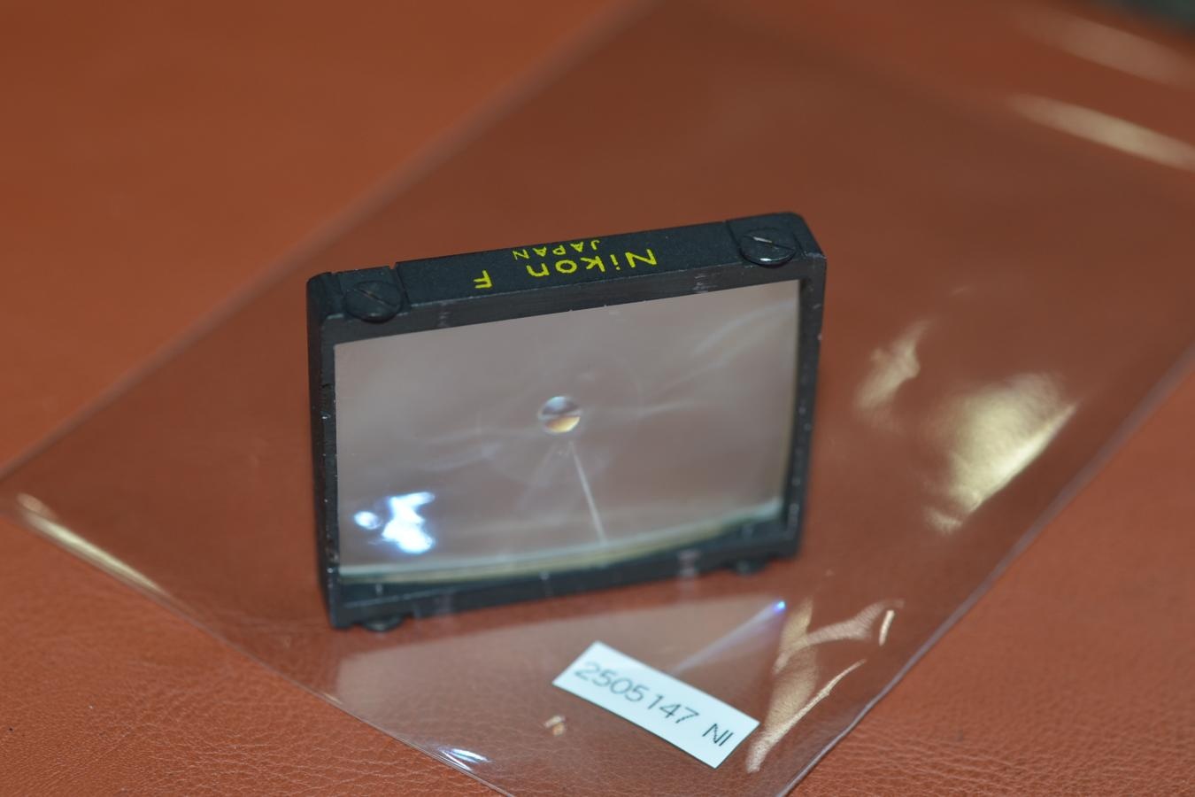 【希 少】Nikon FOCUSING SCREEN  A型黄色文字【Nikon F、F2用】