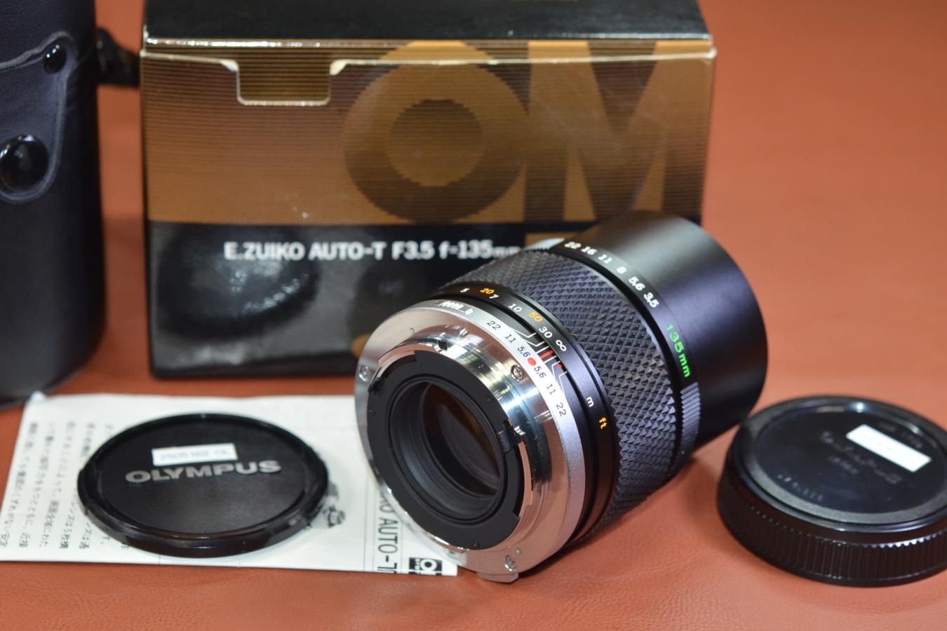 【コレクション向け】OLYMPUS E.ZUIKO AUTO-T 135mm F3.5 元箱付一式 【キレイな物をお探しの方必見!!自信ありの逸品!!】