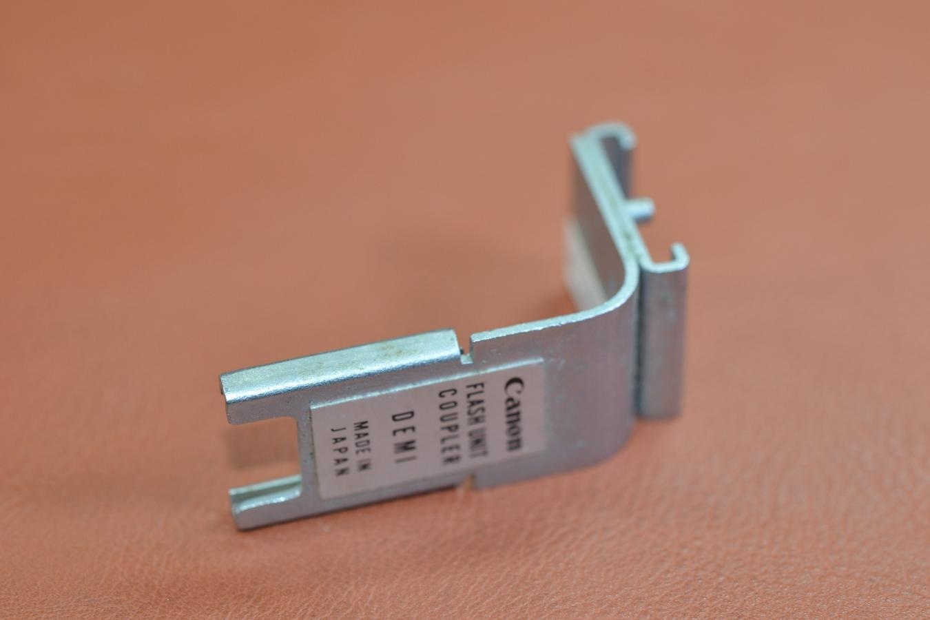 【絶版アクセサリー】Canon FLASH UNIT COUPLER 【Canon Demi用】